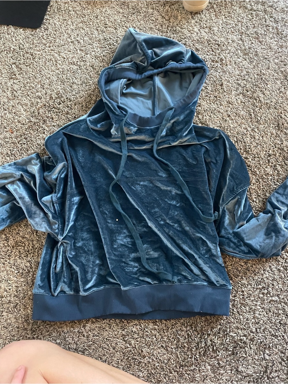 ALO Yoga Velvet Hooded Pullover - Teal